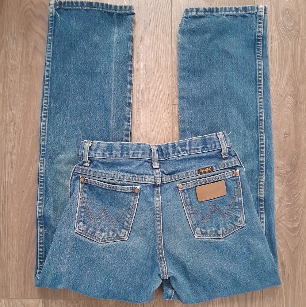 26x28 Wrangler Jeans